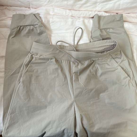UNIQLO AIRism Jogger Pants - Picture 7 of 8